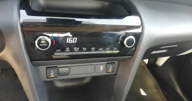 Toyota Yaris Cross cena 104800 przebieg: 42969, rok produkcji 2022 z Lubycza Królewska małe 301